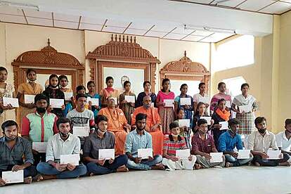 Free scholarship recipients with Swamis