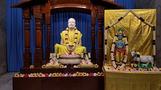 Gurumaharaj At Shrine